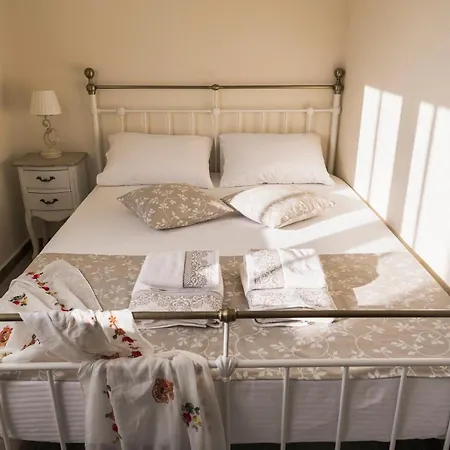 Villa Lindos Luxury Retro Pigianos Kampos (Crete)