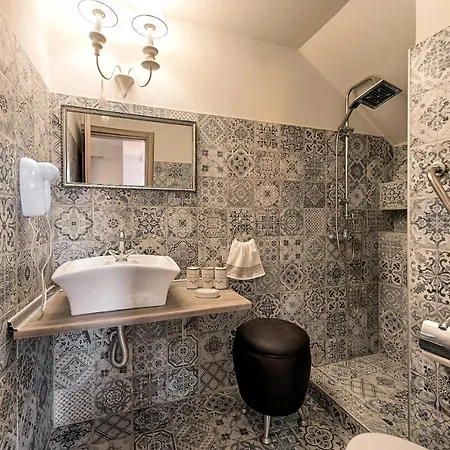 Luxury Retro Villas *