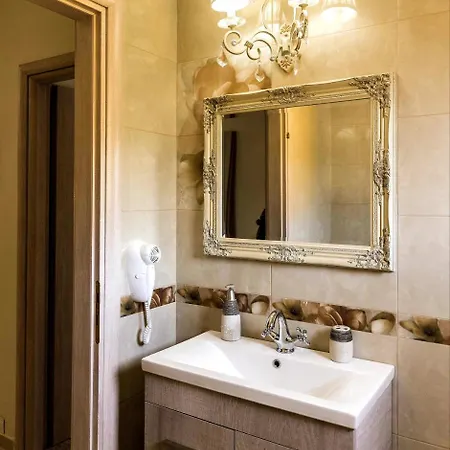 Luxury Retro Villas *