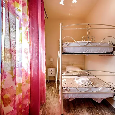Luxury Retro Villa *