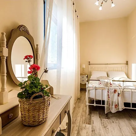 Lindos Luxury Retro *