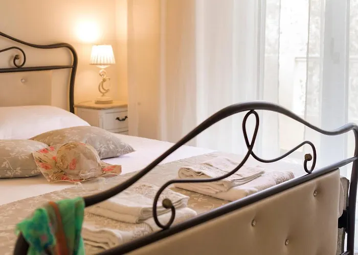 Lindos Luxury Retro * Líndosz