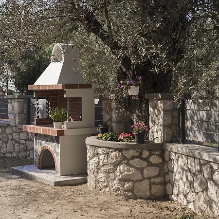 Luxury Retro Villas Вилла Линдос