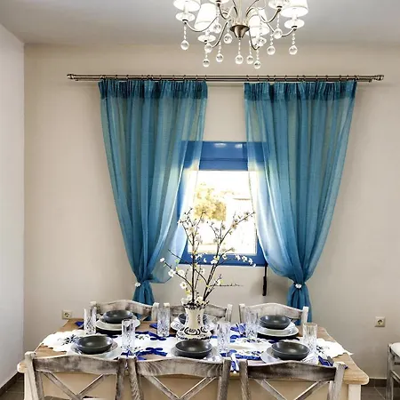 Villa Lindos Luxury Retro *