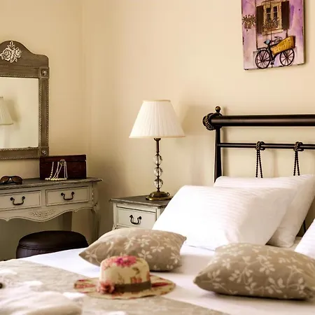 Luxury Retro Villas *