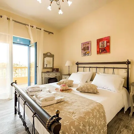 Luxury Retro Villa *