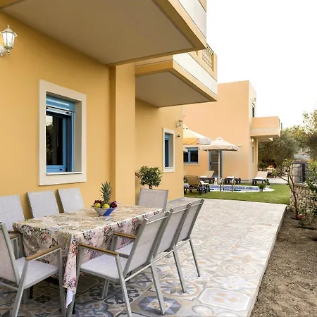 Luxury Retro Villa *