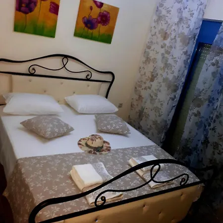 Villa Lindos Luxury Retro *